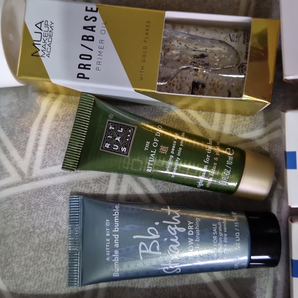 Huge designer sample bundle. 31 new items. RITUALS, CLARINS, MAC, NARS, ARMANI, - Picture 12 of 12